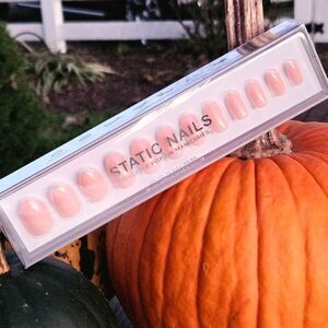 COZY FALL PUDUS SWEATER SOCKS & STATIC ACRYLIC SEMI PERMANENT NAILS